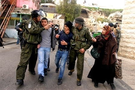 soldados israelies arrestan a menores